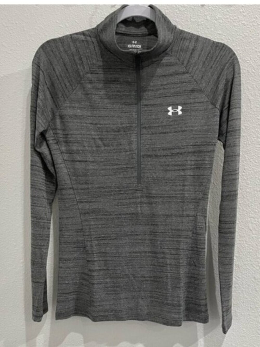 Under Armour Quarter-Zip Top Athletic Loose Fit Long Sleeve Activewear